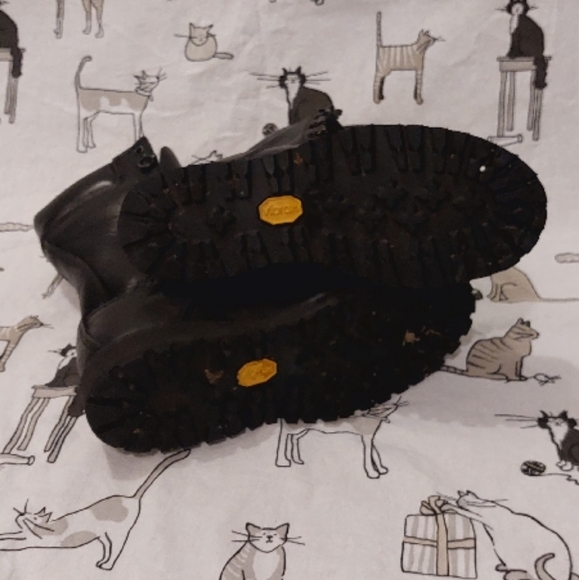 *steel toe* Black Leather Lace-Up Boots - Picture 10 of 10